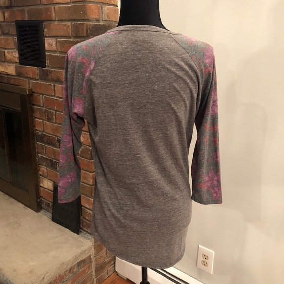 LuLaRoe Randy Tee - Picture 3 of 4